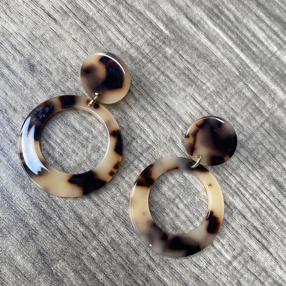 Animal print earring - Picture 3 of 6